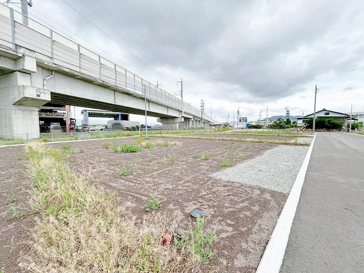 佐久市塚原　18区画分譲地