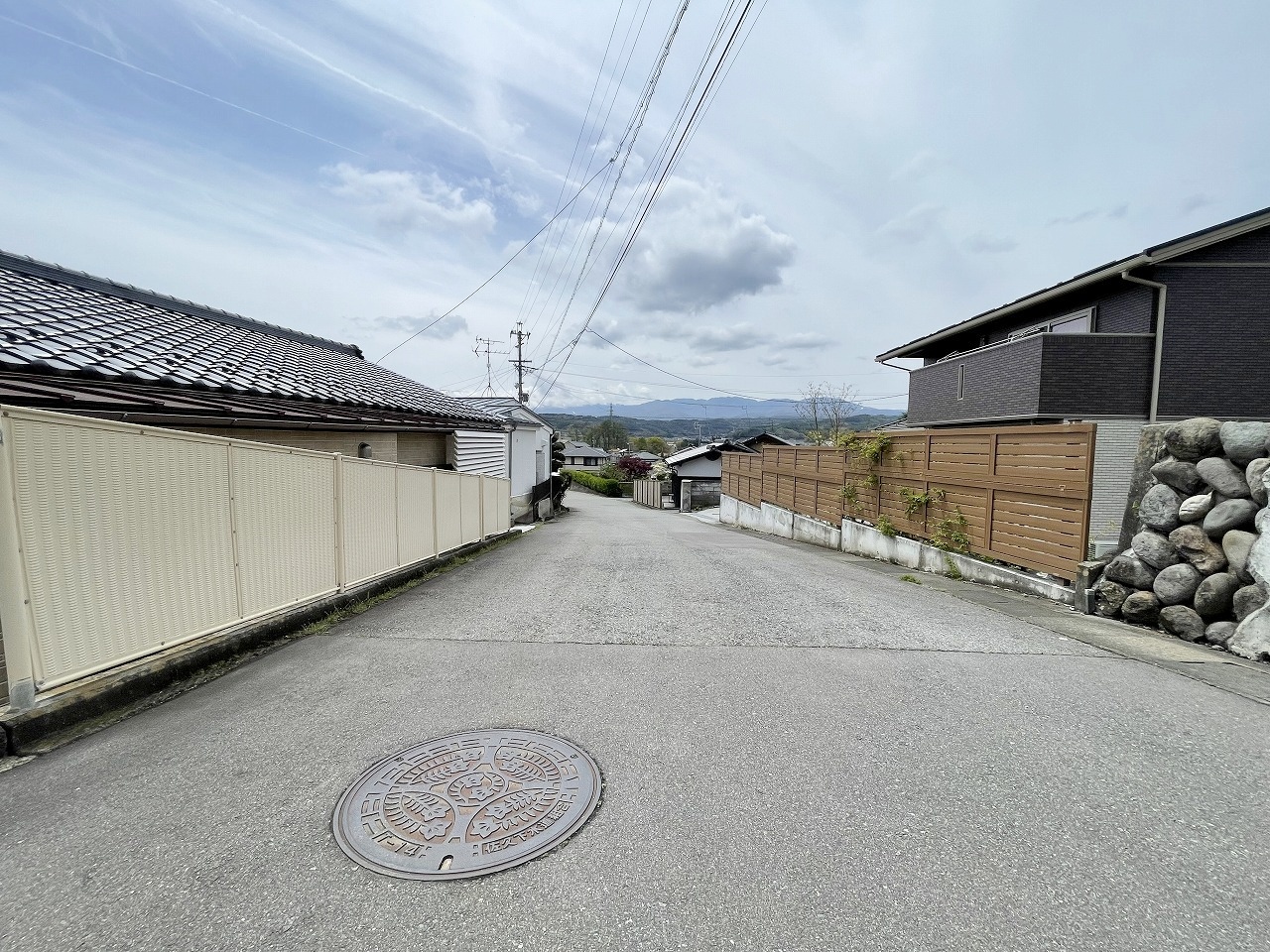 佐久市勝間字城山　中古戸建