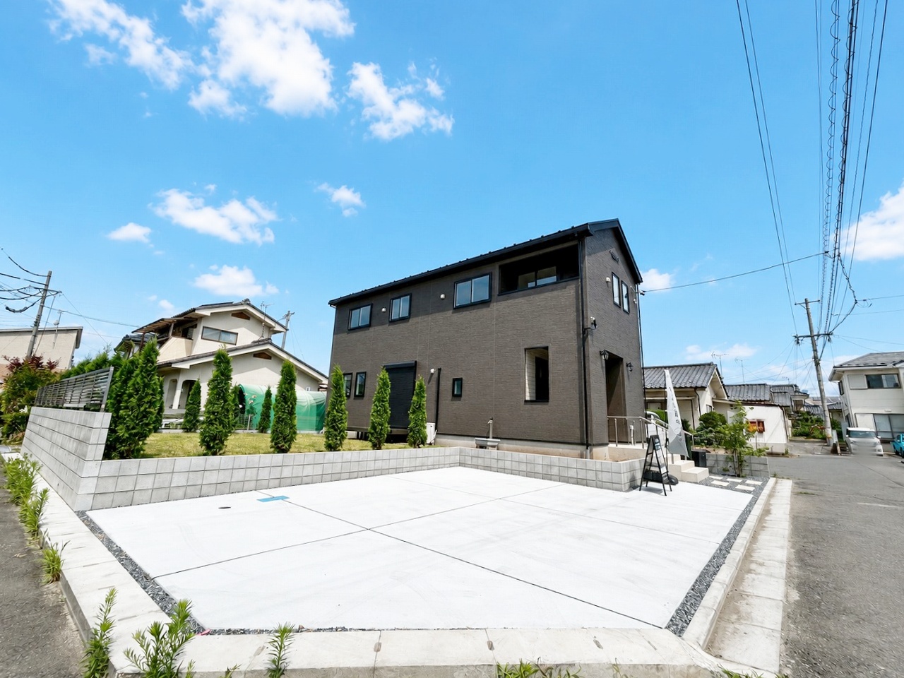 佐久市岩村田字西八日町　新築戸建