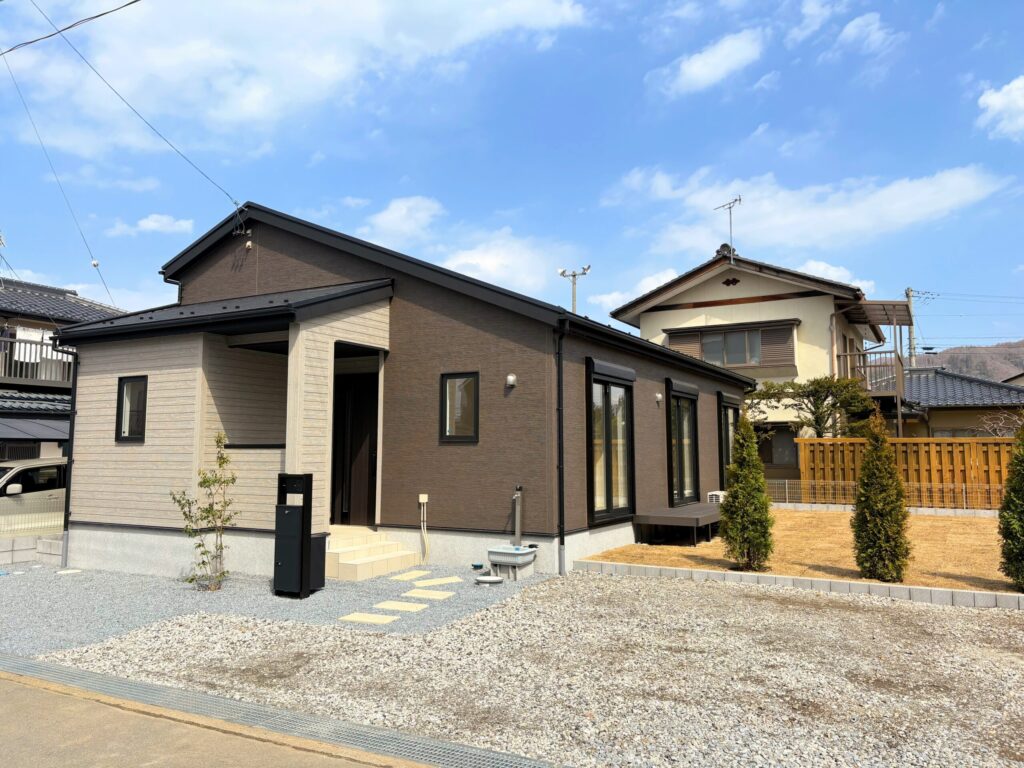 佐久市下越字龍岡　新築戸建